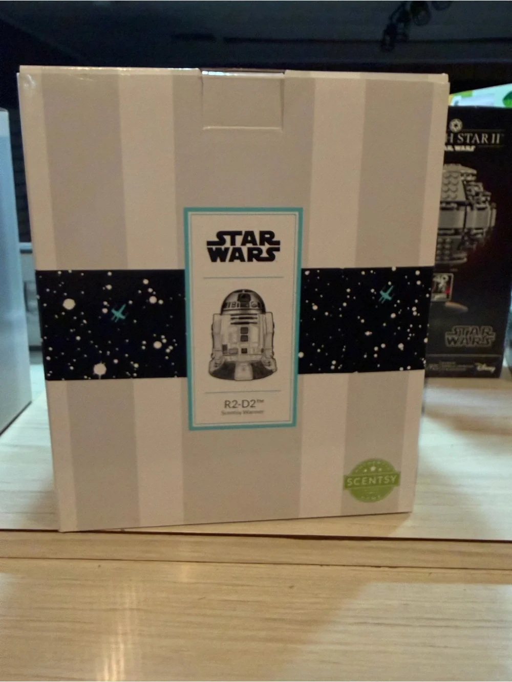 Scentsy Star Wars R2-D2 Warmer White and Blue